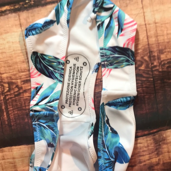 << White Palm Leaf Print Strappy Bikini >> - Picture 7 of 7